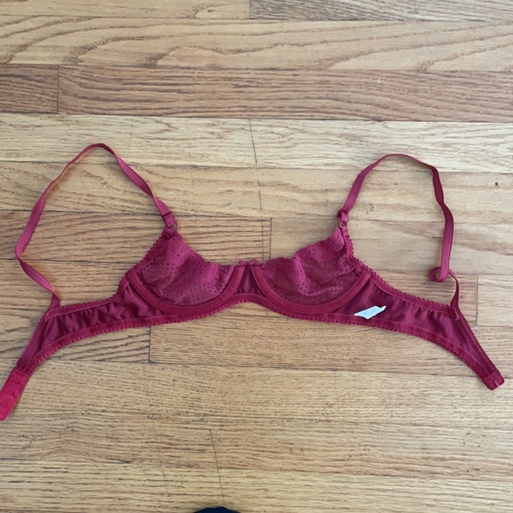 Red Lace Bra, Fred Segal, European design, 32A - Picture 3 of 5